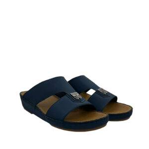 نعال رجالى مصنوع من جلد العجل المطفى الناعم يتميز بتصميم عصرى بطابع كلاسيكى